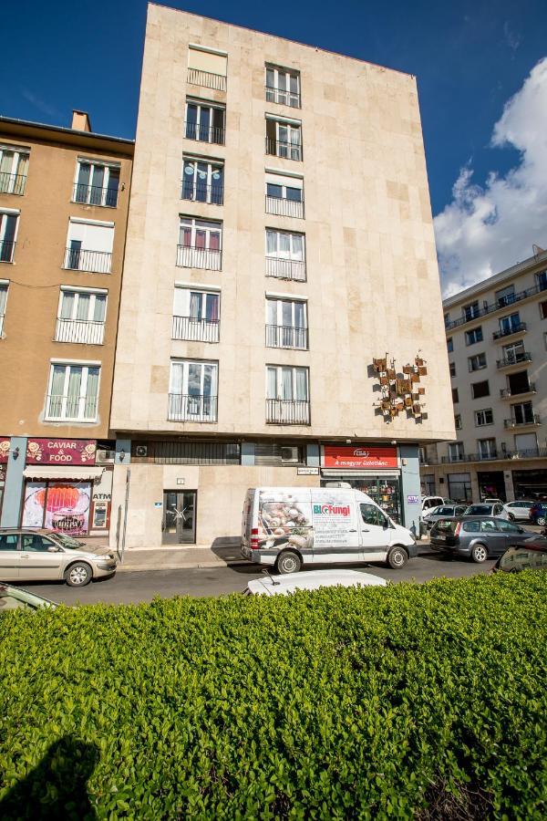 Danube Apartment Boedapest Buitenkant foto