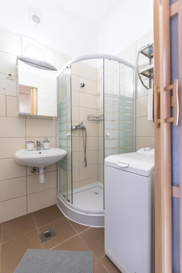 Danube Apartment Boedapest Buitenkant foto