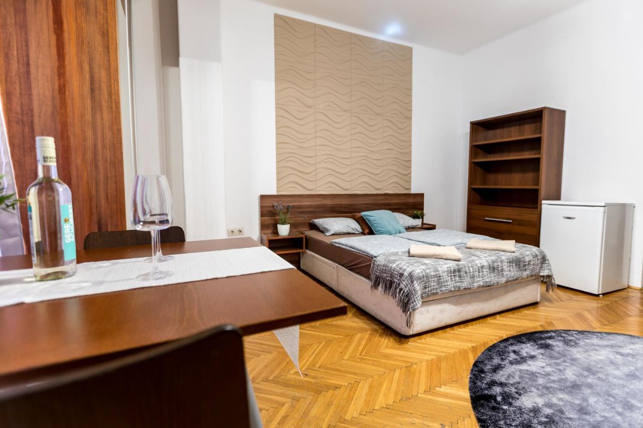 Danube Apartment Boedapest Buitenkant foto