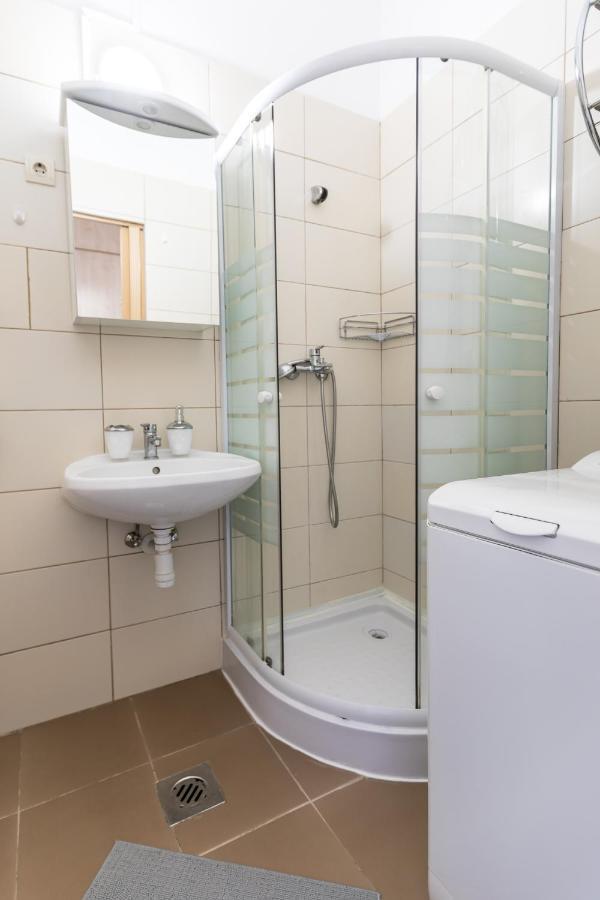 Danube Apartment Boedapest Buitenkant foto