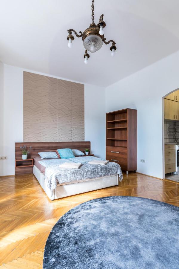 Danube Apartment Boedapest Buitenkant foto