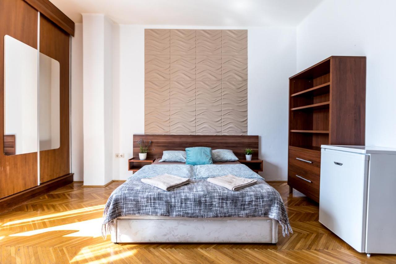 Danube Apartment Boedapest Buitenkant foto