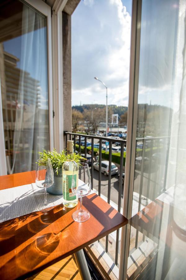 Danube Apartment Boedapest Buitenkant foto